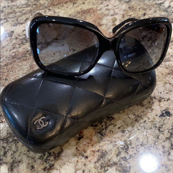CHANEL Accessories - Chanel Black CC Bow Sunglasses